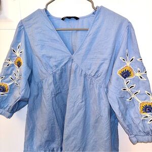 5/$25 Zara Denim Embroidered Top